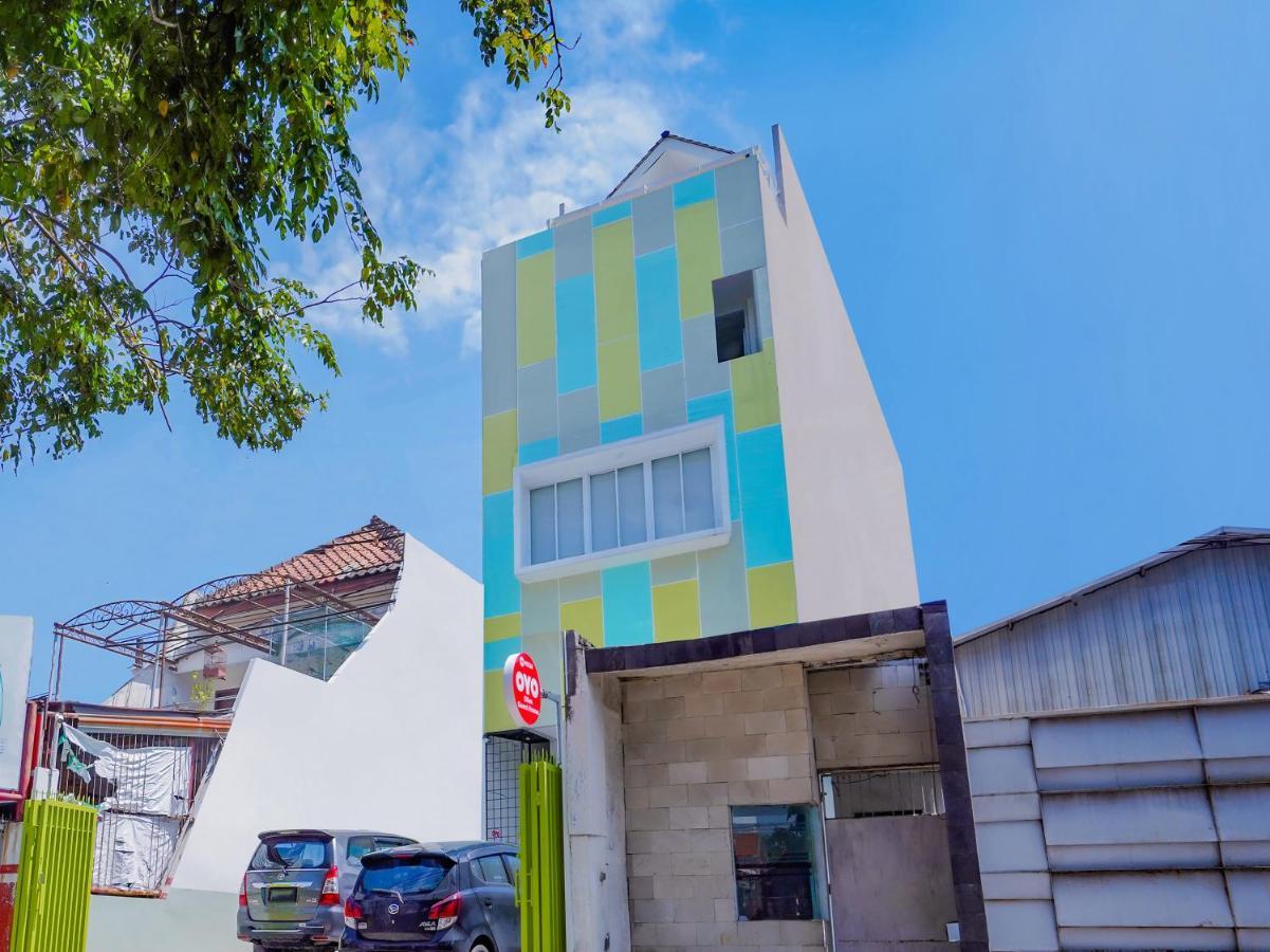 Super Oyo Capital O 90336 Olive Guest House Surabaya Bagian luar foto
