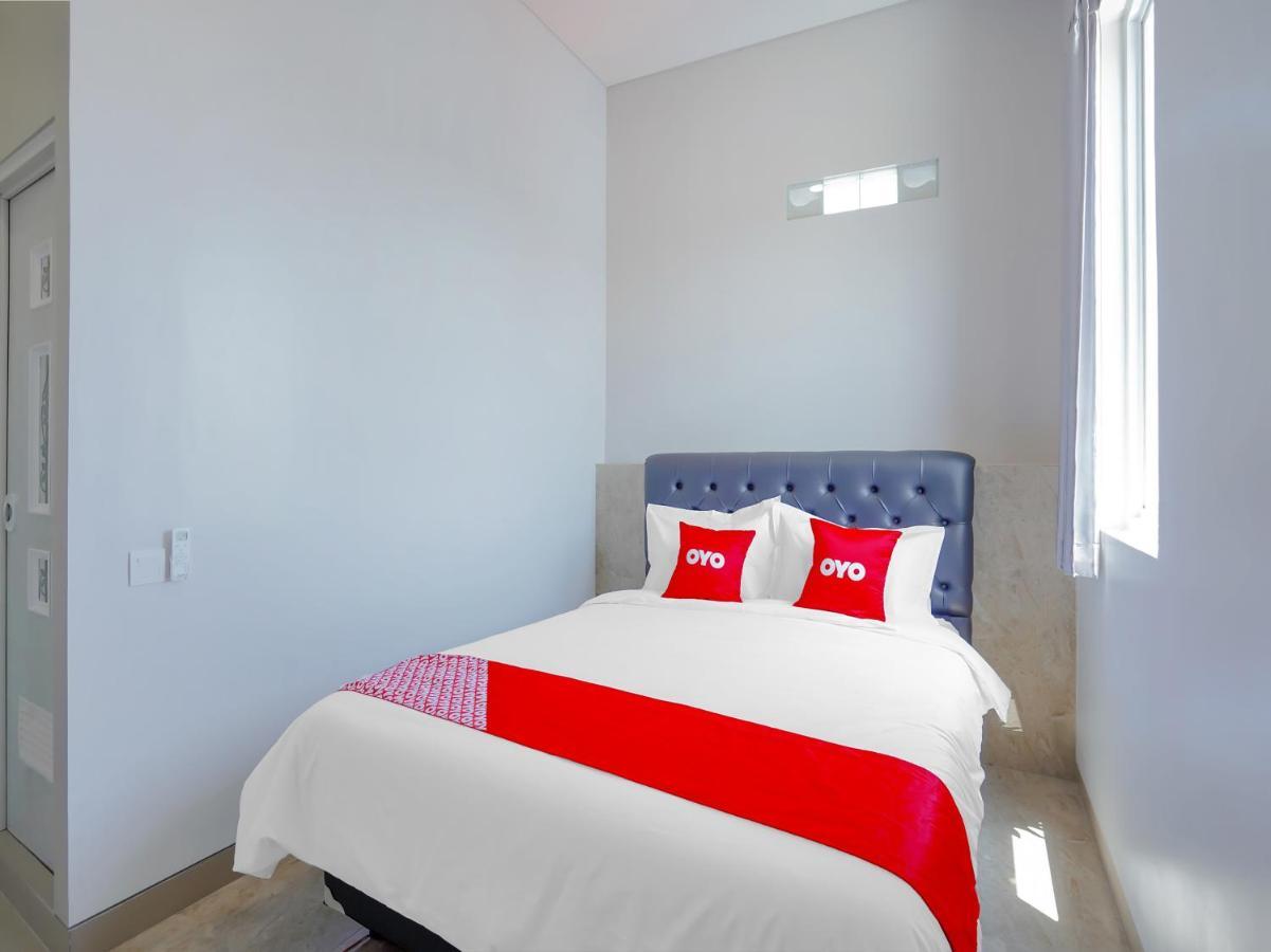Super Oyo Capital O 90336 Olive Guest House Surabaya Bagian luar foto