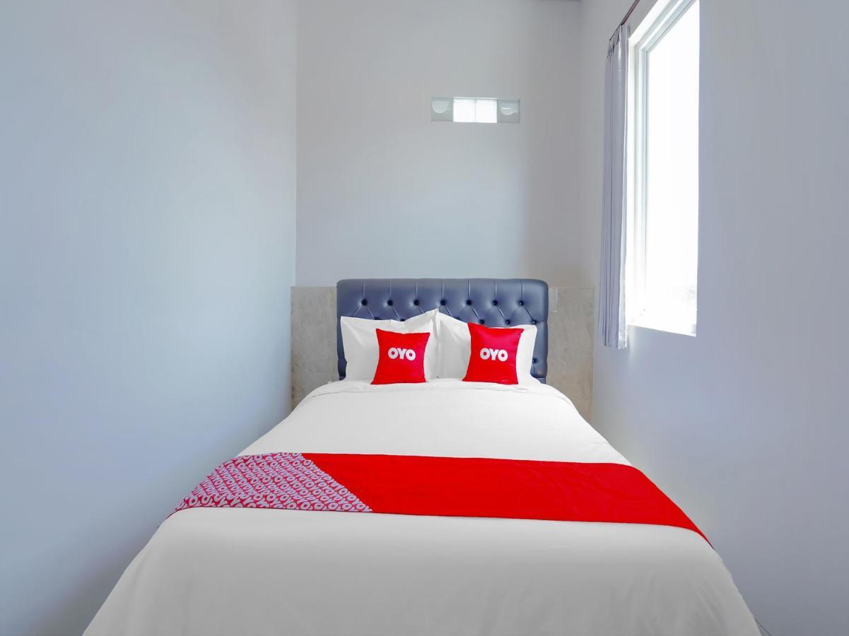Super Oyo Capital O 90336 Olive Guest House Surabaya Bagian luar foto