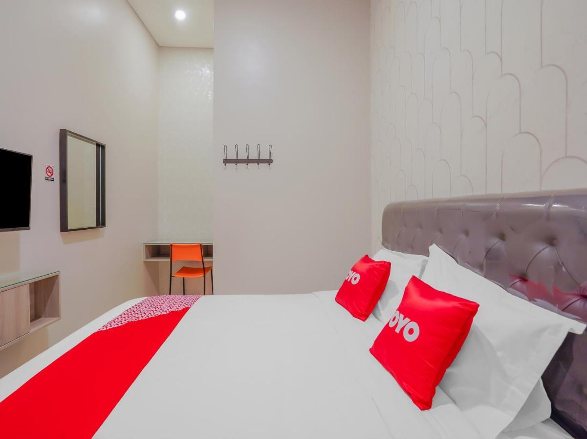 Super Oyo Capital O 90336 Olive Guest House Surabaya Bagian luar foto