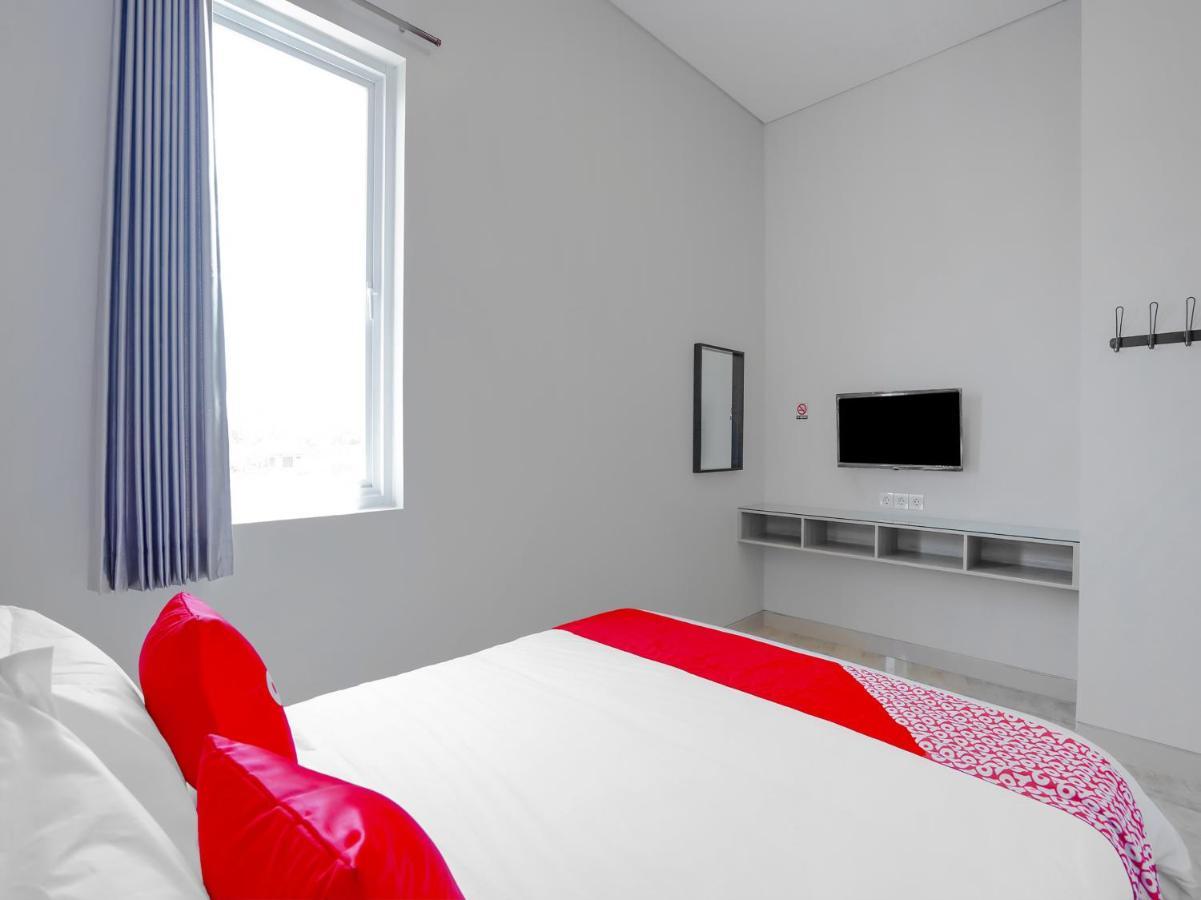 Super Oyo Capital O 90336 Olive Guest House Surabaya Bagian luar foto